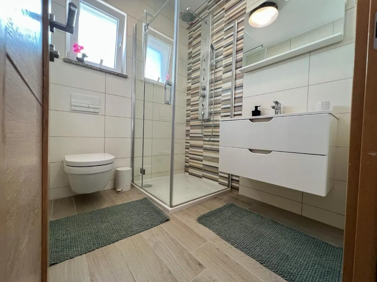 Princess Apartment With Sea View And Private Parking For 2 Cars Dramalj 0*,
