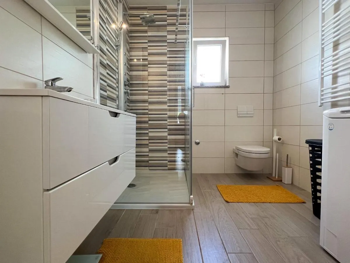 Princess Apartment With Sea View And Private Parking For 2 Cars Dramalj Croatia